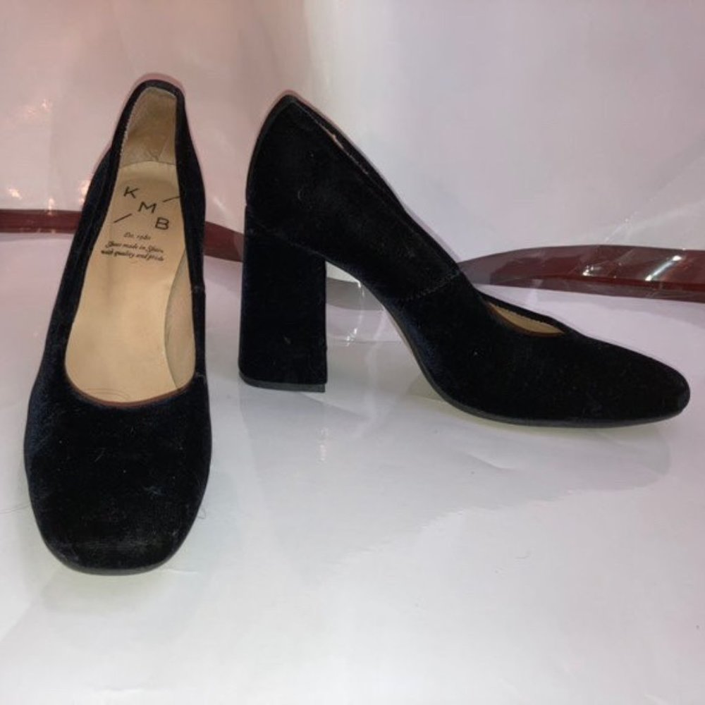 Urban Outfitters Velvet Chunky Pump